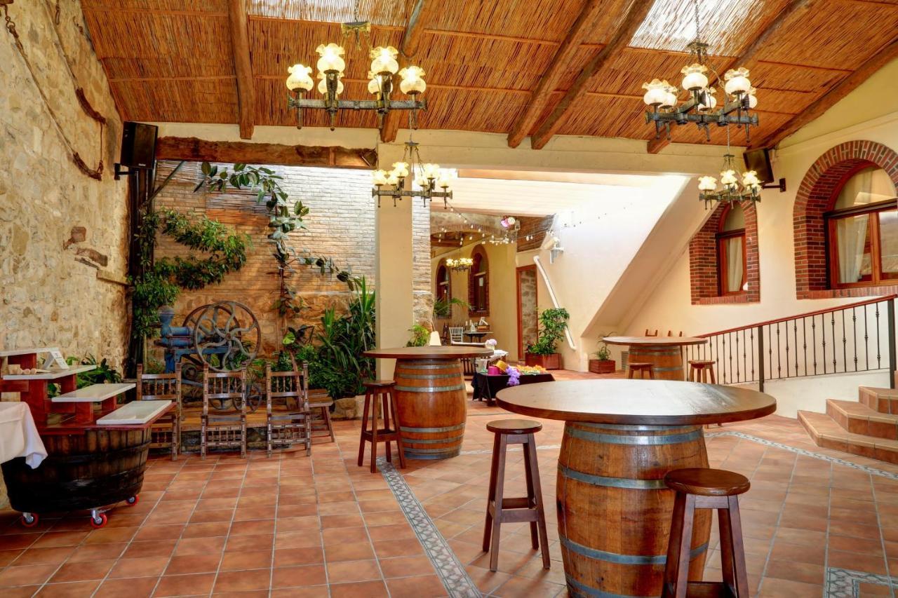 Hotel, H De L'Anton Batea Экстерьер фото