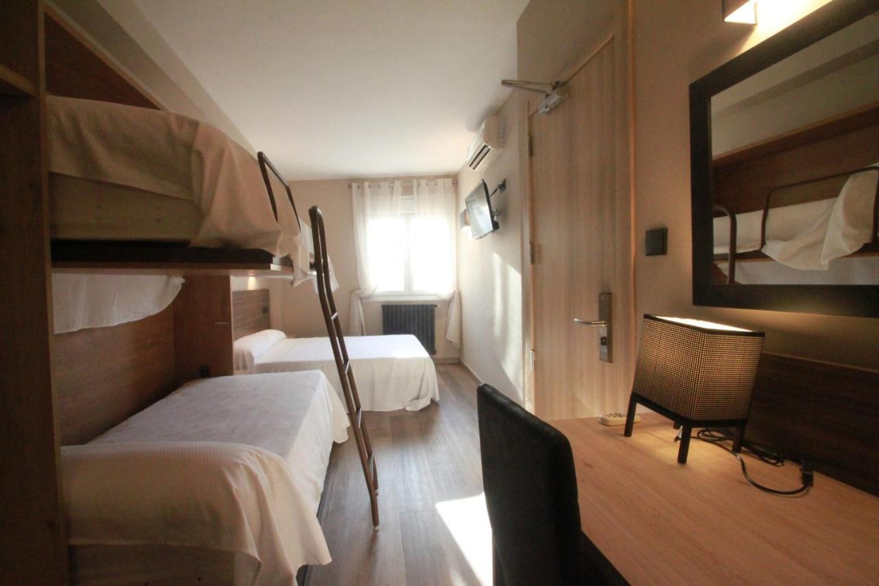 Hotel, H De L'Anton Batea Экстерьер фото