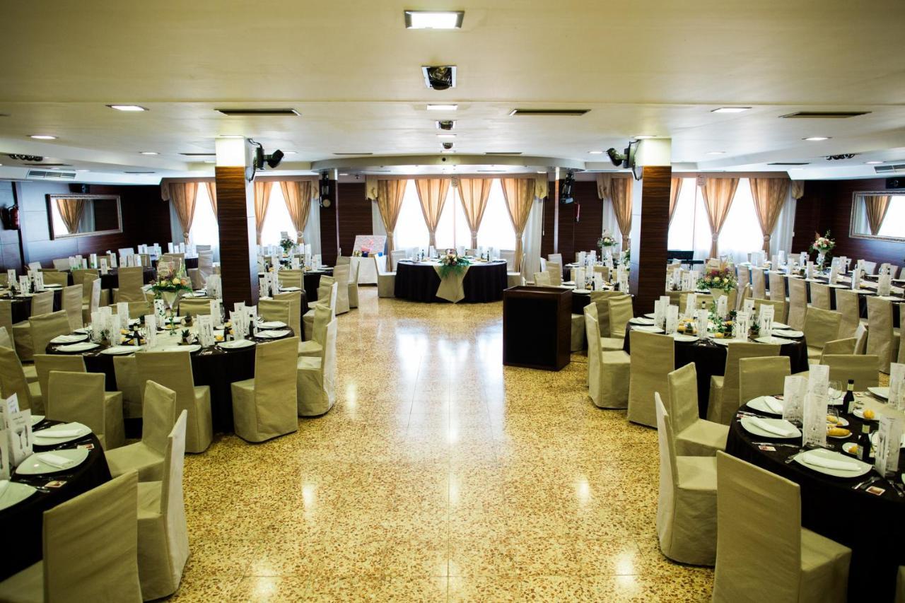 Hotel, H De L'Anton Batea Экстерьер фото